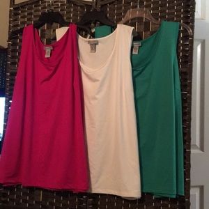 3 tank tops like new condition